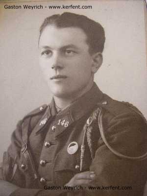 Gaston Weyrich en uniforme du 146e RIF "mis &agrave; disposition par le photographe".